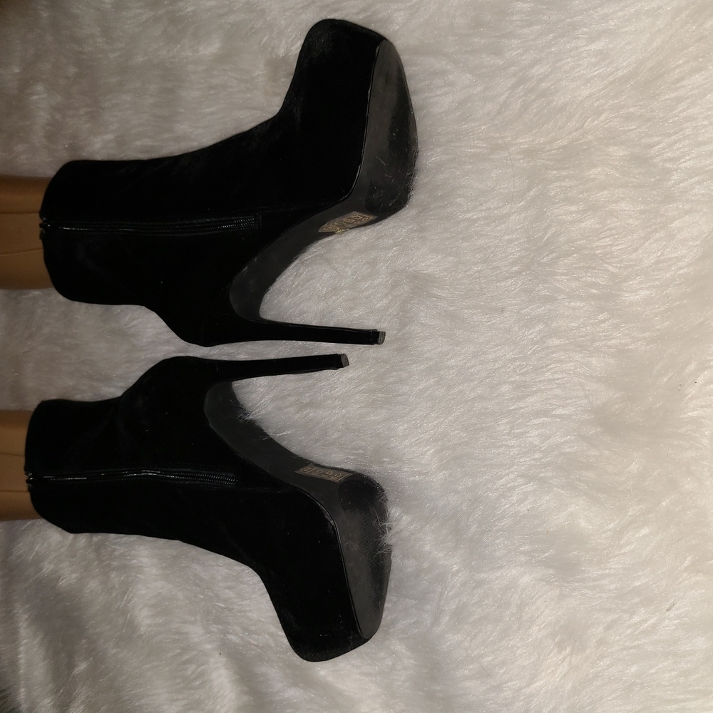 Scene Size 9 Black Velvet Calf High Boots With Jeweled Design - Picture 3 of 10